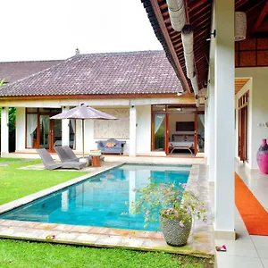 https://villa-heliconia.ubudhotelsnow.com